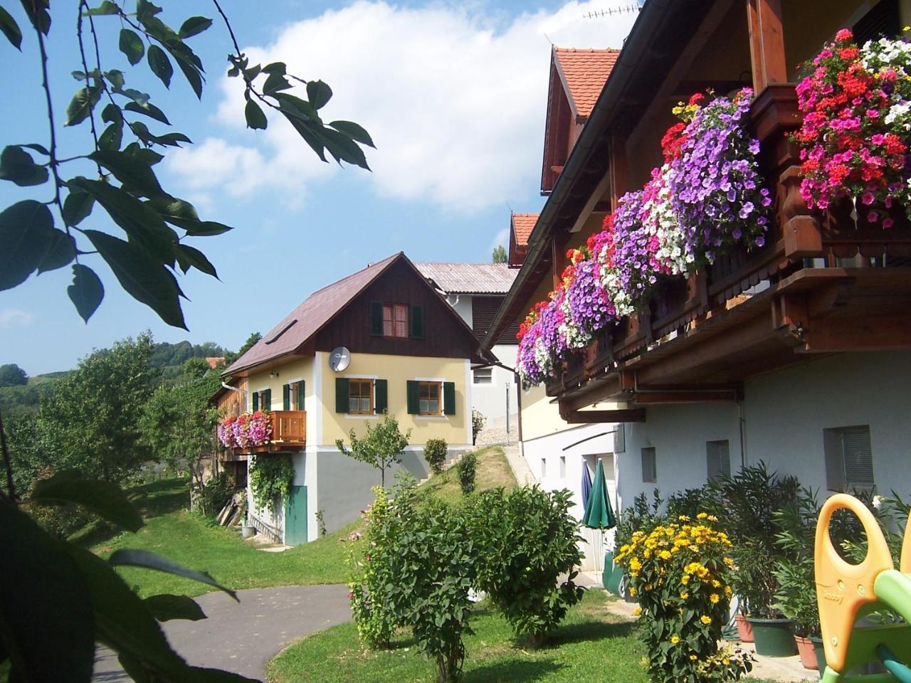 Bed and Breakfast Weingut Fellner Leutschach Exterior foto
